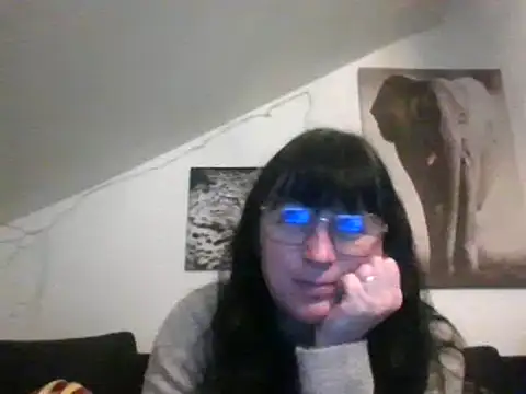 Snapshot of sexujuly88 chatting on 01/14/25, 10:23 sexujuly88 online show from 01/14/25, 10:23