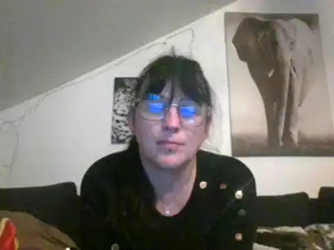 Snapshot of sexujuly88 chatting on 01/19/25, 10:06 sexujuly88 online show from 01/19/25, 10:06