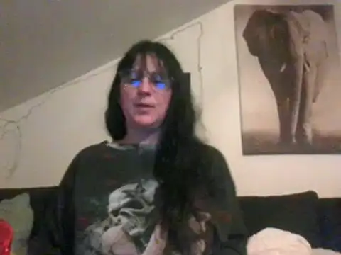 Snapshot of sexujuly88 chatting on 02/05/25, 10:12 sexujuly88 online show from 02/05/25, 10:12