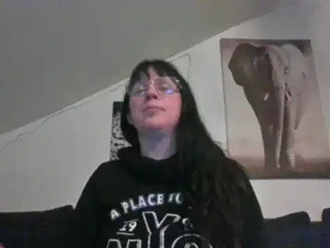 Snapshot of sexujuly88 chatting on 02/20/25, 10:37 sexujuly88 online show from 02/20/25, 10:37