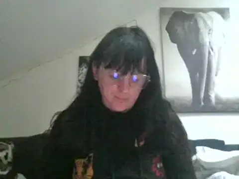 Snapshot of sexujuly88 chatting on 03/10/25, 07:10 sexujuly88 online show from 03/10/25, 07:10