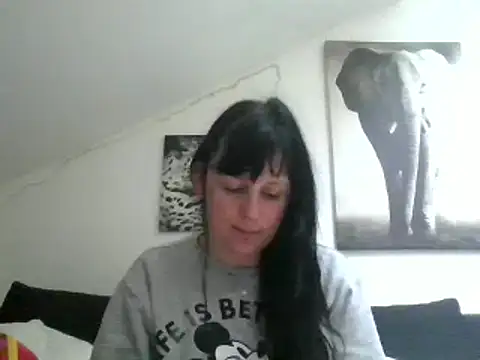 Snapshot of sexujuly88 chatting on 03/20/25, 06:52 sexujuly88 online show from 03/20/25, 06:52