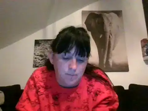 Snapshot of sexujuly88 chatting on 09/09/25, 09:25 sexujuly88 online show from 09/09/25, 09:25