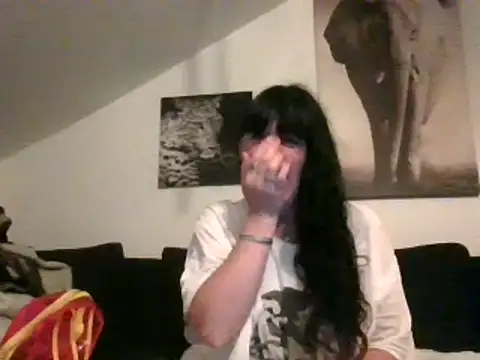 Snapshot of sexujuly88 chatting on 09/10/25, 09:15 sexujuly88 online show from 09/10/25, 09:15