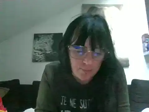 Snapshot of sexujuly88 chatting on 09/12/25, 06:02 sexujuly88 online show from 09/12/25, 06:02