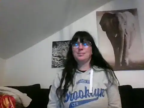 Snapshot of sexujuly88 chatting on 09/17/25, 09:38 sexujuly88 online show from 09/17/25, 09:38