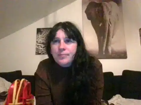 Snapshot of sexujuly88 chatting on 09/18/25, 09:17 sexujuly88 online show from 09/18/25, 09:17