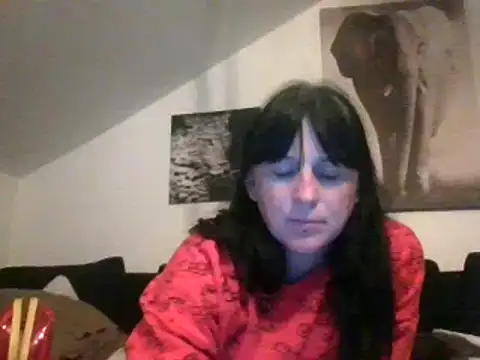 Snapshot of sexujuly88 chatting on 10/03/25, 09:45 sexujuly88 online show from 10/03/25, 09:45