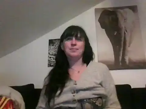 Snapshot of sexujuly88 chatting on 10/14/25, 09:37 sexujuly88 online show from 10/14/25, 09:37