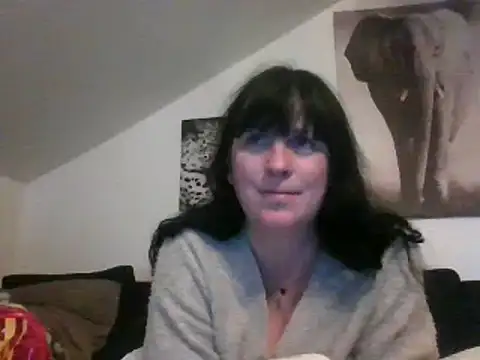 Snapshot of sexujuly88 chatting on 10/16/25, 09:27 sexujuly88 online show from 10/16/25, 09:27