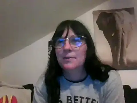 Snapshot of sexujuly88 chatting on 10/22/25, 09:25 sexujuly88 online show from 10/22/25, 09:25