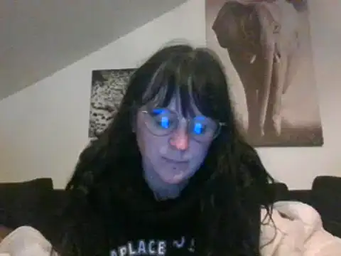 Snapshot of sexujuly88 chatting on 10/29/25, 10:33 sexujuly88 online show from 10/29/25, 10:33