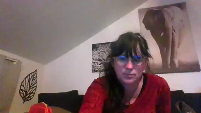 Snapshot of sexujuly88 chatting on 11/09/25, 10:19 sexujuly88 online show from 11/09/25, 10:19