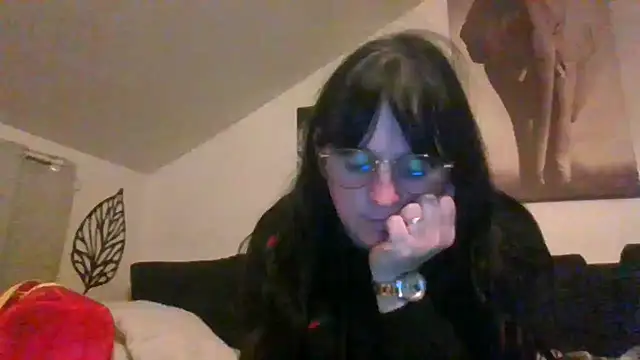 Snapshot of sexujuly88 chatting on 11/12/25, 10:30 sexujuly88 online show from 11/12/25, 10:30