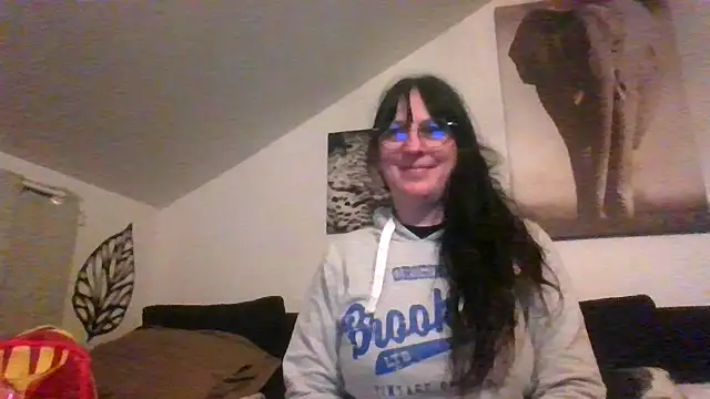 Snapshot of sexujuly88 chatting on 11/19/25, 10:10 sexujuly88 online show from 11/19/25, 10:10