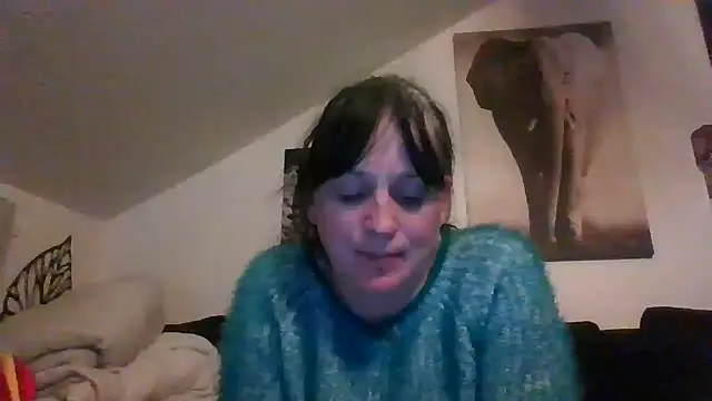 Snapshot of sexujuly88 chatting on 11/28/25, 10:45 sexujuly88 online show from 11/28/25, 10:45