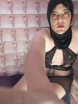 Snapshot of LenaQPeach chatting on 06/24/26, 10:25 LenaQPeach online show from 06/24/26, 10:25