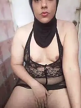 Snapshot of LenaQPeach chatting on 08/07/26, 01:24 LenaQPeach online show from 08/07/26, 01:24