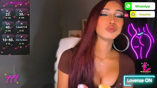 Snapshot of Attractive_Goddess_Isla chatting on 07/07/26, 07:23 Attractive Goddess Isla online show from 07/07/26, 07:23