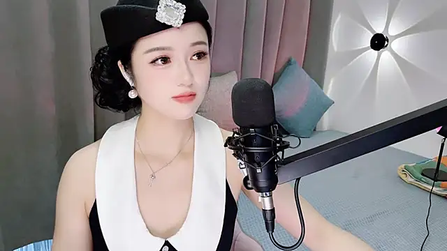 Momo-Wow online show from 06/18/26, 06:13