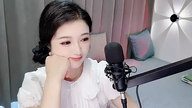 Momo-Wow online show from 06/21/26, 06:49