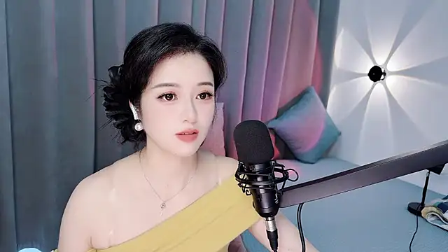 Momo-Wow online show from 07/17/26, 07:37