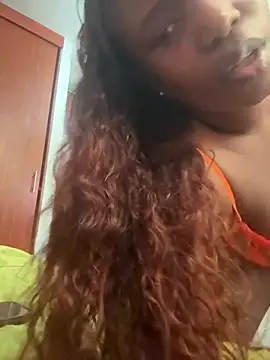 Snapshot of Dulceyesi chatting on 06/16/26, 08:33 Dulceyesi online show from 06/16/26, 08:33