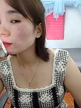 Snapshot of Bunnji99 chatting on 06/10/26, 04:01 Bunnji99 online show from 06/10/26, 04:01