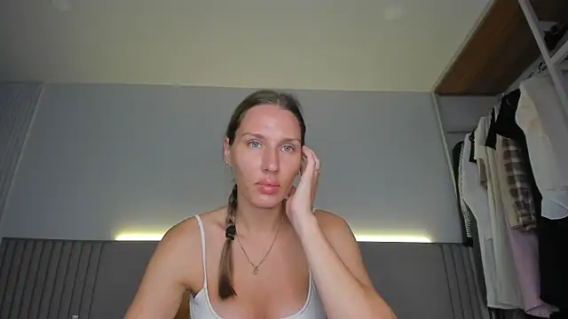 Snapshot of SofiClimbing chatting on 03/09/26, 02:48 SofiClimbing online show from 03/09/26, 02:48