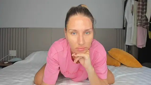 Snapshot of SofiClimbing chatting on 03/12/26, 03:45 SofiClimbing online show from 03/12/26, 03:45