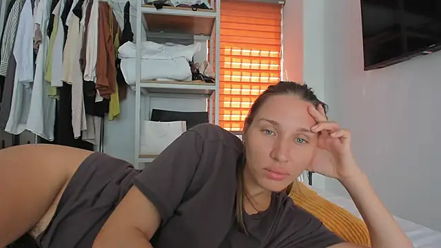 Snapshot of SofiClimbing chatting on 03/29/26, 06:24 SofiClimbing online show from 03/29/26, 06:24