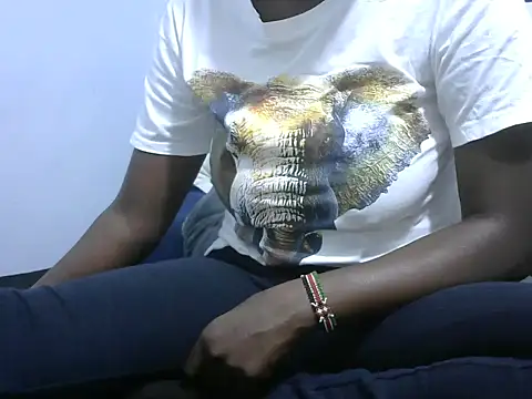 Snapshot of saxy_gal chatting on 06/03/26, 03:28 saxy gal online show from 06/03/26, 03:28