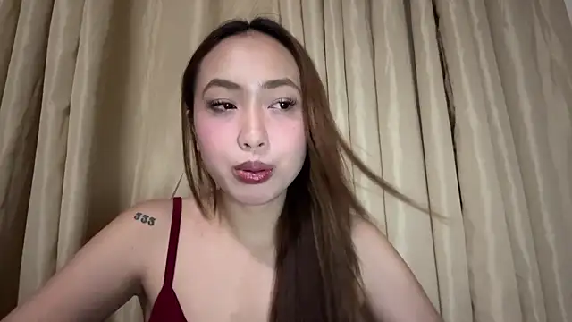 Snapshot of LeotaTick chatting on 06/19/26, 06:07 LeotaTick online show from 06/19/26, 06:07
