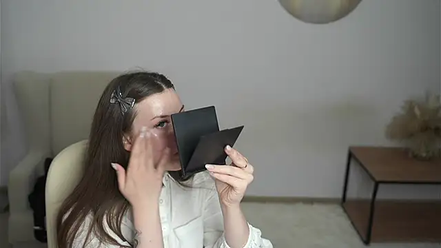EleonorAchor online show from 06/04/26, 12:55