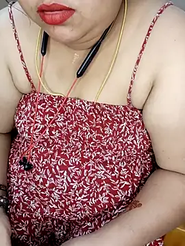 Snapshot of silky_rose29 chatting on 06/18/26, 09:14 silky rose29 online show from 06/18/26, 09:14