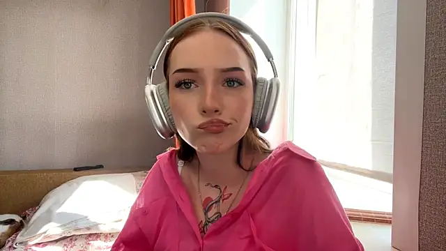 Snapshot of SeemaSpicer chatting on 06/06/26, 01:16 SeemaSpicer online show from 06/06/26, 01:16