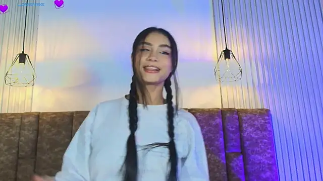 Snapshot of KENNIA_SWEETIEE chatting on 06/17/26, 11:23 KENNIA SWEETIEE online show from 06/17/26, 11:23
