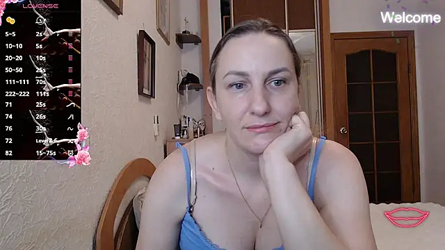 Snapshot of Yevgeshka-Milashka chatting on 12/21/25, 06:26 Yevgeshka-Milashka online show from 12/21/25, 06:26