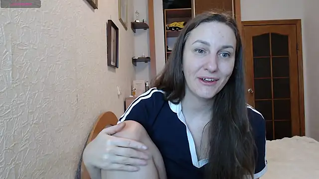 Snapshot of Yevgeshka-Milashka chatting on 03/04/26, 04:18 Yevgeshka-Milashka online show from 03/04/26, 04:18