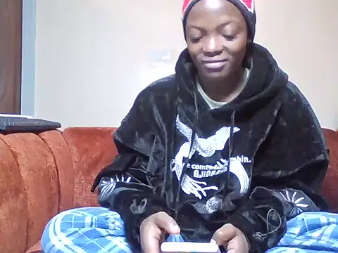 Snapshot of SassySyren chatting on 06/07/26, 12:15 SassySyren online show from 06/07/26, 12:15