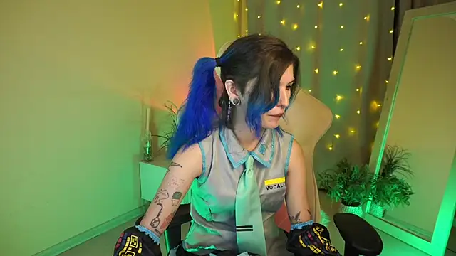 Snapshot of Lain_Root chatting on 07/23/26, 05:38 Lain Root online show from 07/23/26, 05:38