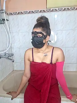 Snapshot of Cristal__Doll chatting on 06/13/26, 03:43 Cristal Doll online show from 06/13/26, 03:43