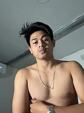 ChocoYummyHotdog online show from 06/10/26, 09:19
