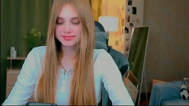 Snapshot of yourbeautyarya chatting on 07/18/26, 08:23 yourbeautyarya online show from 07/18/26, 08:23