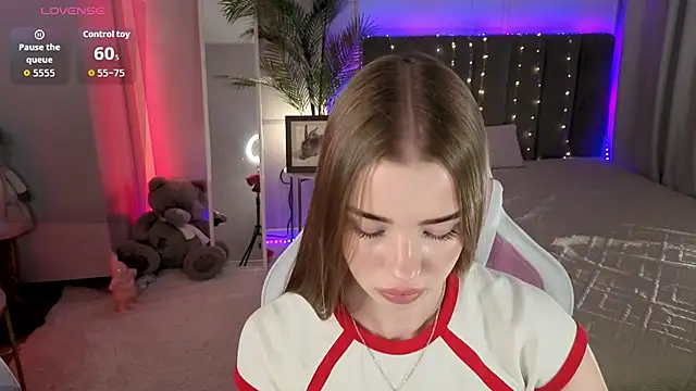 Snapshot of Milla_Way chatting on 07/15/26, 02:22 Milla Way online show from 07/15/26, 02:22