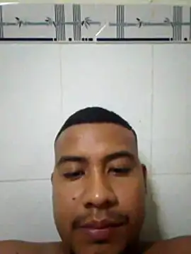 Snapshot of Giovann14 chatting on 06/22/26, 11:24 Giovann14 online show from 06/22/26, 11:24