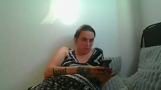 Snapshot of Cassia_Lux_Royal chatting on 06/21/26, 06:21 Cassia Lux Royal online show from 06/21/26, 06:21