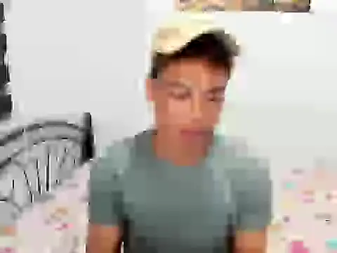 Snapshot of urfucker_vinz chatting on 06/18/26, 04:11 urfucker vinz online show from 06/18/26, 04:11