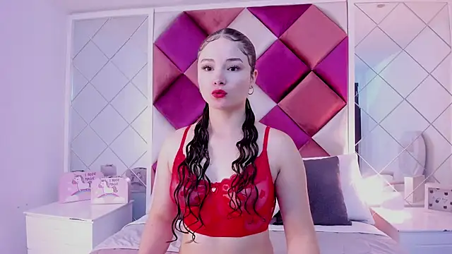 Snapshot of CamilaSaez chatting on 07/20/26, 01:13 CamilaSaez online show from 07/20/26, 01:13