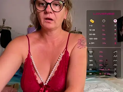DirtyMarie80 online show from 07/17/26, 02:56